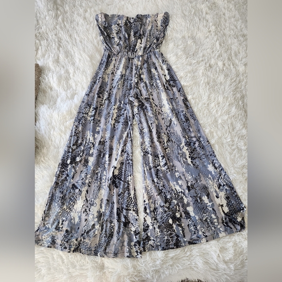 Ariella Pants - ARIELLA TUB.TOP  PRINT STRAPLESS JUMPSUIT PIT TO PIT 16"NO.SIZE TAG
